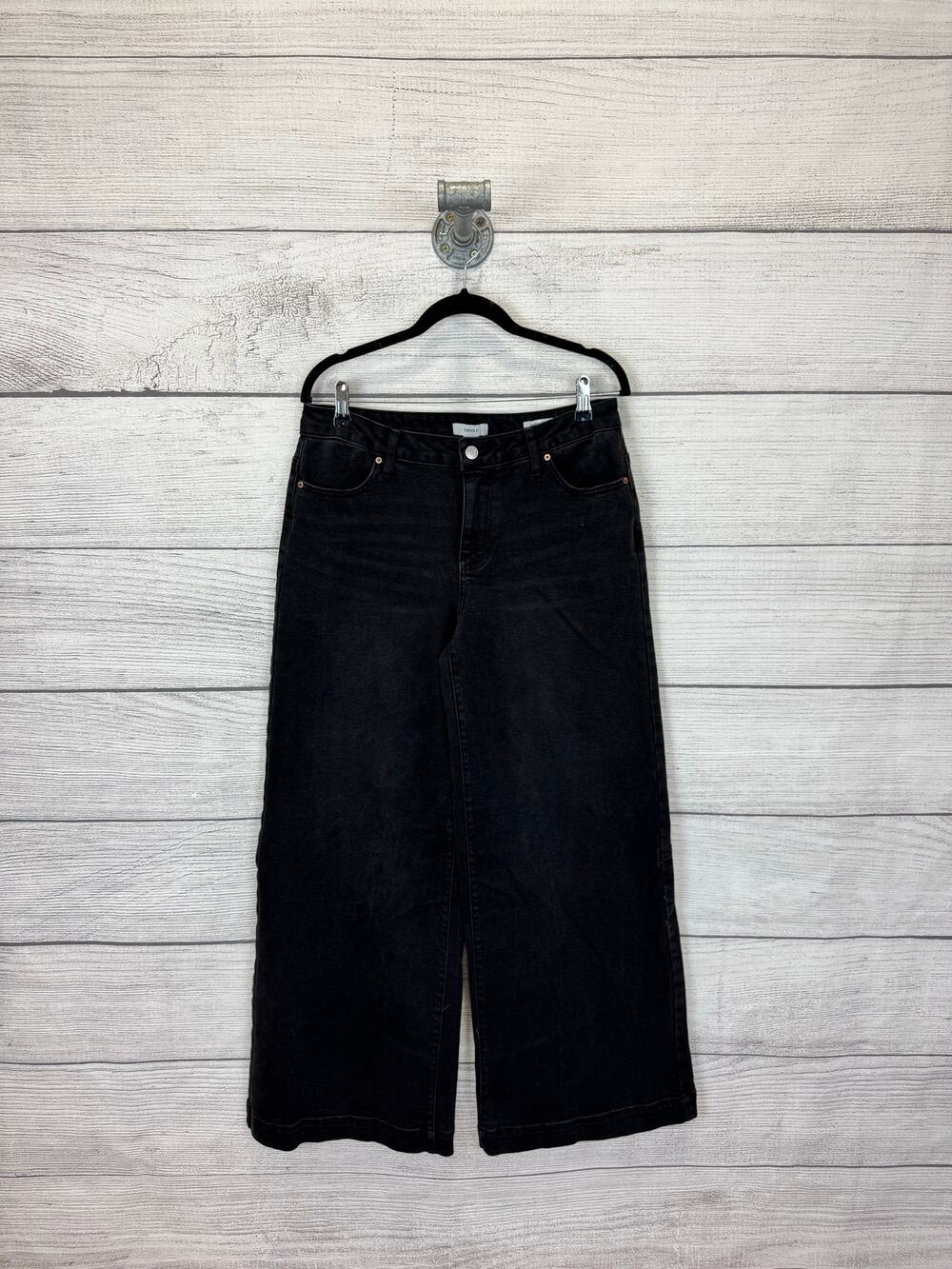 Forever 21 Women's Black Washed Mid-Rise Wide Leg Jeans Size 28